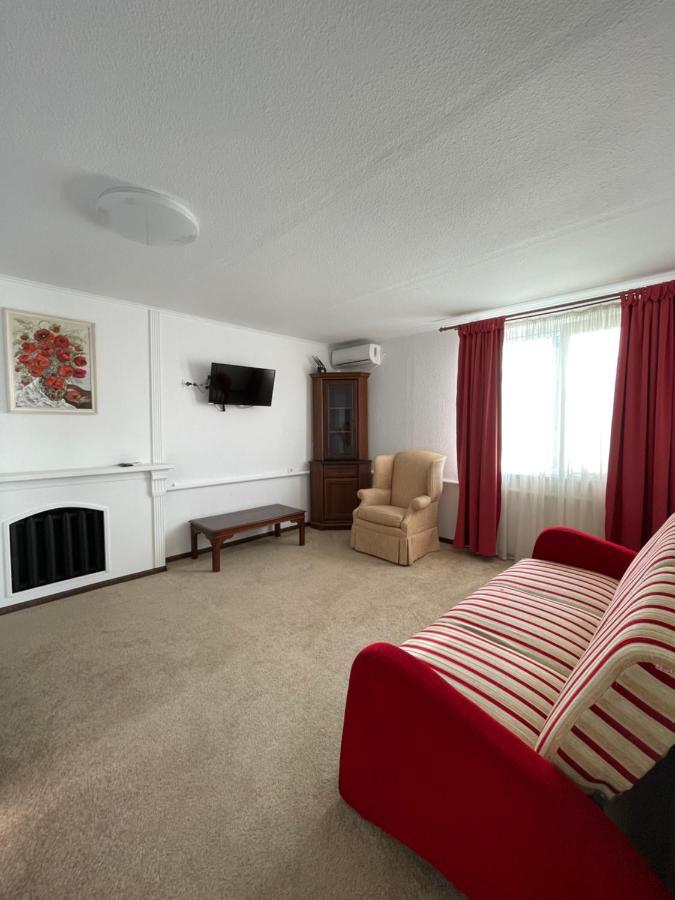 קייב Apartments With Kitchen And Garden מראה חיצוני תמונה